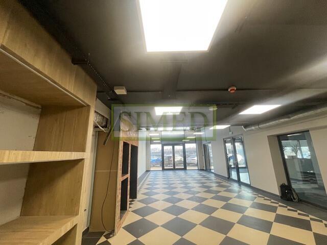 Showroom ,parter, 5 m wysokość, dostęp 24h,ochrona