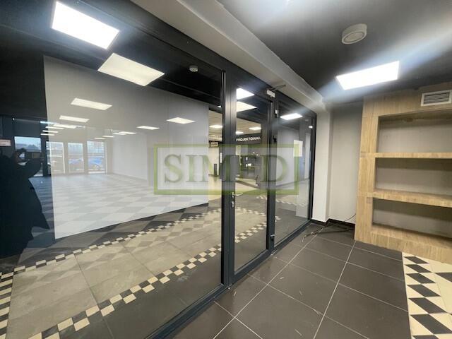 Showroom ,parter, 5 m wysokość, dostęp 24h,ochrona