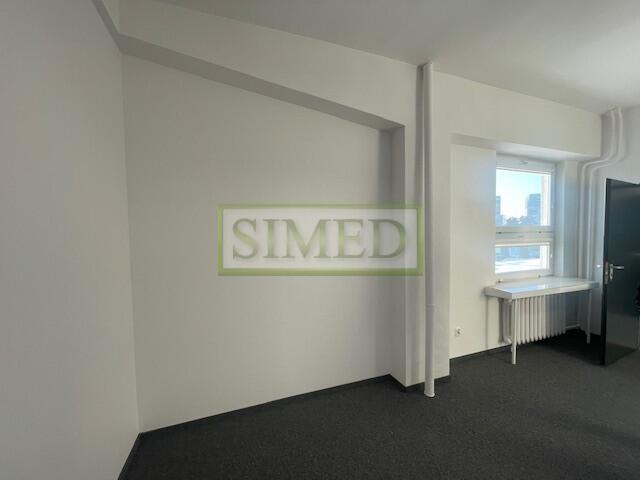 Małe biuro , dobry dojazd , parking,dostęp24h