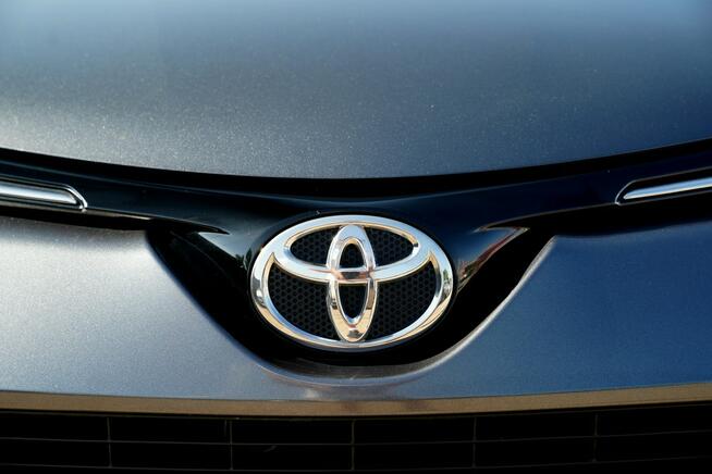 Toyota RAV-4 4x4 PODGRZEWANE FOTELE xenon LEDY kamera cofania pelna elek. zamiana