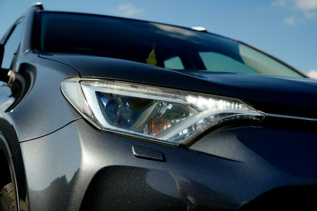 Toyota RAV-4 4x4 PODGRZEWANE FOTELE xenon LEDY kamera cofania pelna elek. zamiana