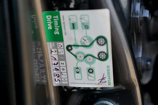 Toyota RAV-4 4x4 PODGRZEWANE FOTELE xenon LEDY kamera cofania pelna elek. zamiana