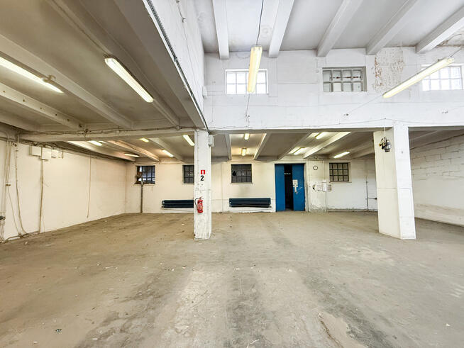 Hala magazynowa z placem dla TIR i rampą