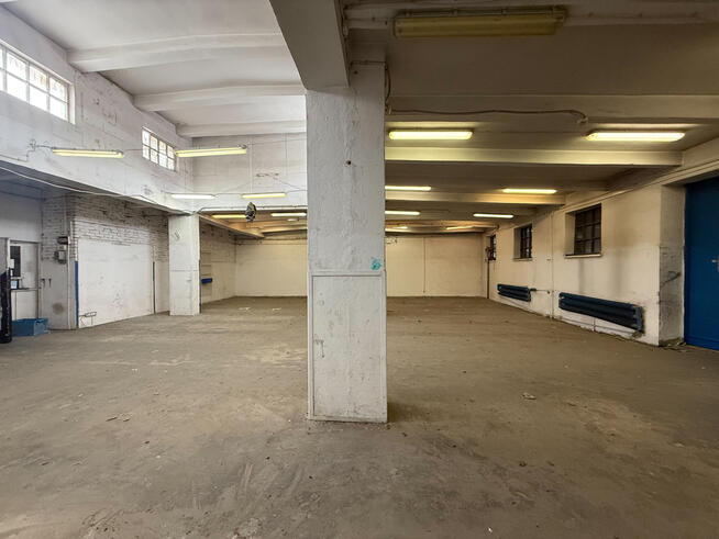 Hala magazynowa z placem dla TIR i rampą