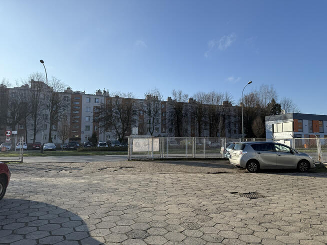 Duża hala magazynowa typu wiata z placem dla TIR