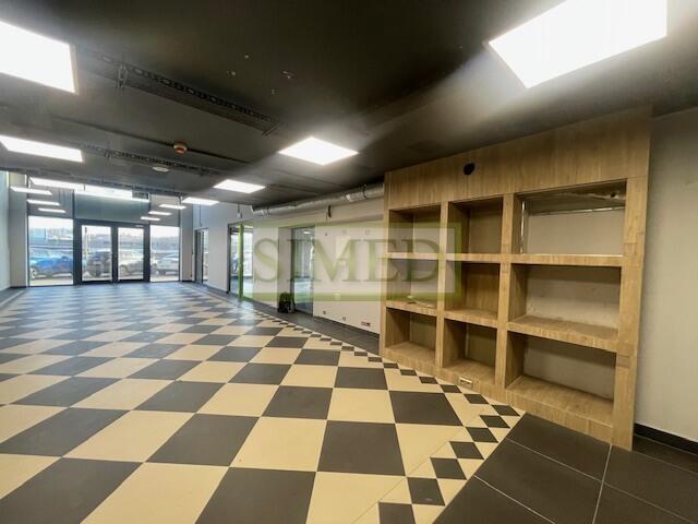 Showroom ,parter, 5 m wysokość, dostęp 24h,ochrona