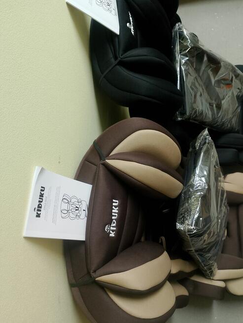 Foteliki samochodowe Kiduku powystawowe