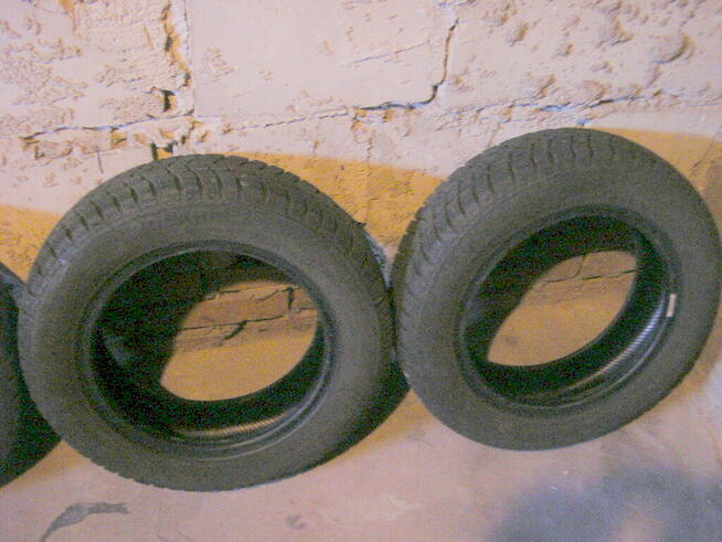 opony zimowe 4 sztuki POLARIS 3 Barum 145/70 R13 71T KOMPLET