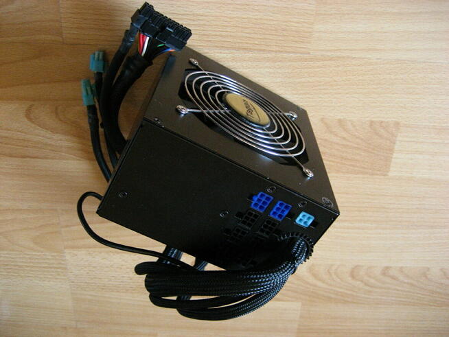 Zasilacz komputerowy TAGAN TG430-U15. Uszkodzony