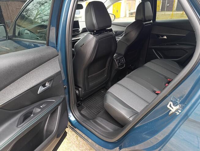 Peugeot 3008 1.5 130KM 2022r Allure Automat