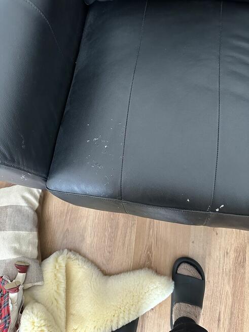 Sofa 2 osobowa z ekoskory.