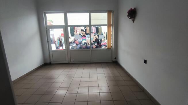 Sprzedam lub wynajmę lokal handlowo usługowy
