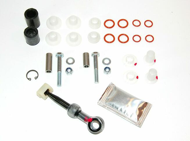 VOLVO V40 S40 MITSUBISHI CARISMA TULEJKI WYBIERAKA SKRZYNI