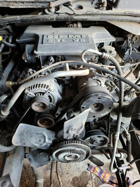 Sprzedam części Chrysler Aspen 5.7