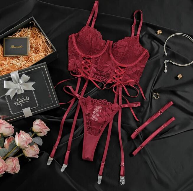 Komplety bielizny damskiej za darmo