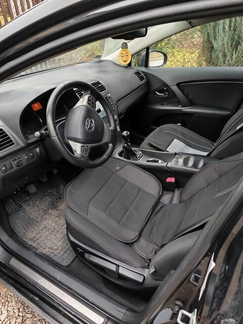 Toyota avensis 2.2