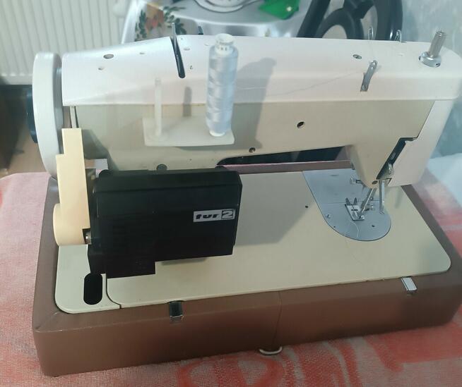Sprzedam sprawną maszynę do szycia PREDOM ŁUCZNIK TUR 2