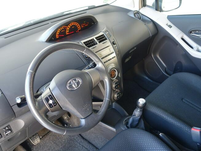 Toyota Yaris 1.3 VVT-i 100KM/Lift/Klimatronik/Ks.Serwisowe
