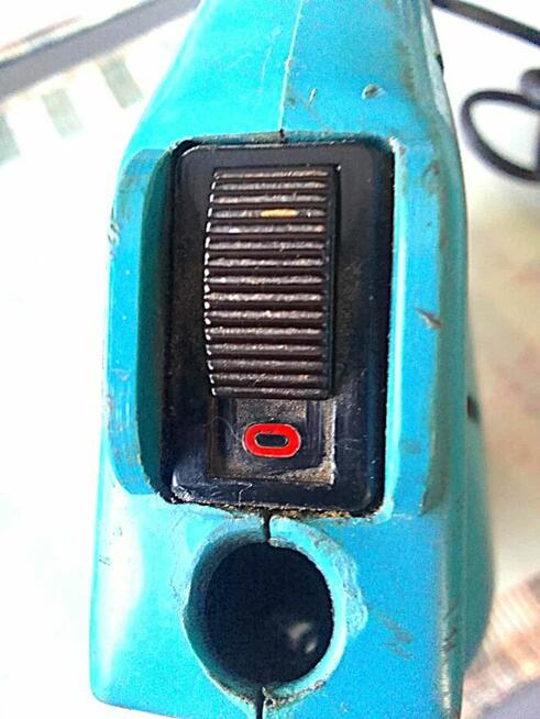 Wiekowa Wyrzynarka BOSCH P10 Swiss Made niebieska z PRL