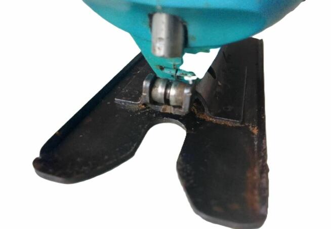 Wiekowa Wyrzynarka BOSCH P10 Swiss Made niebieska z PRL