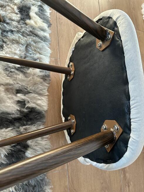 Sprzedam stol do jadalni plus 6 krzesel i stolik kawowy