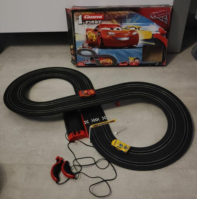 Tor wyścigowy Carrera FIRST Disney Cars 3