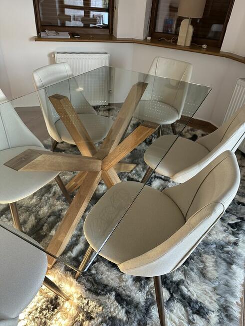 Sprzedam stol do jadalni plus 6 krzesel i stolik kawowy