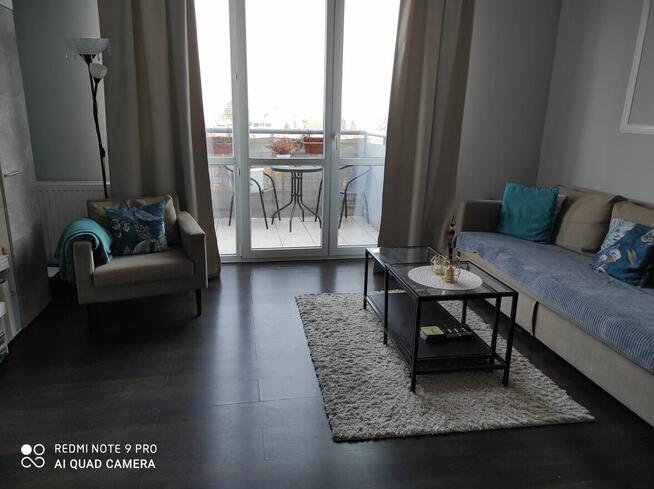 Wynajmę 2-pokojowe mieszkanie.Blisko metra, spokojna okolica