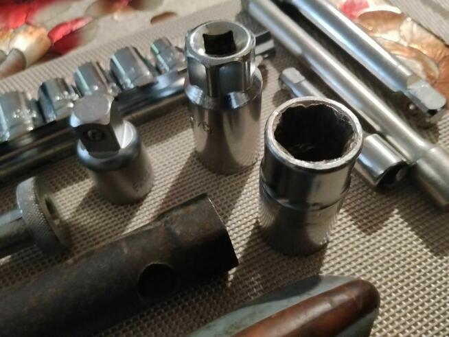 Zestaw kluczy nasadowych i inne