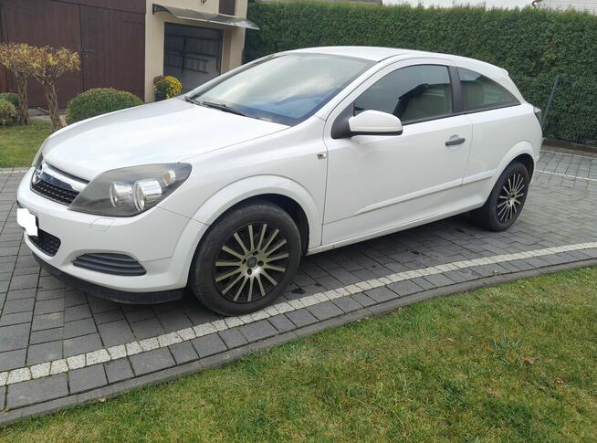 Opel Astra GTC 90KM benzyna 2009 r.