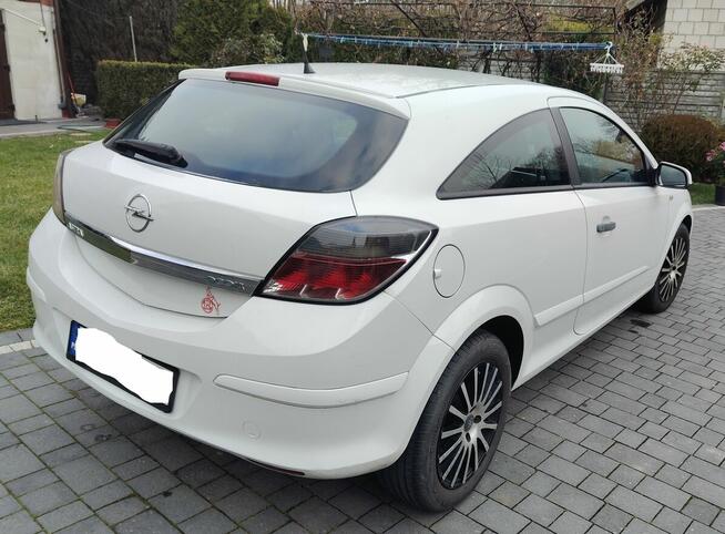 Opel Astra GTC 90KM benzyna 2009 r.