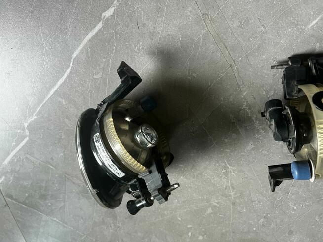 lampa przednia prawa vw touareg 7P1 941 034