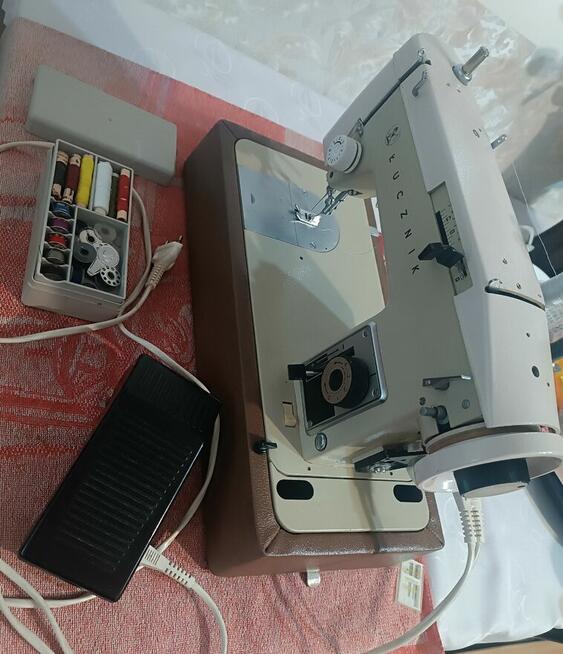 Sprzedam sprawną maszynę do szycia PREDOM ŁUCZNIK TUR 2