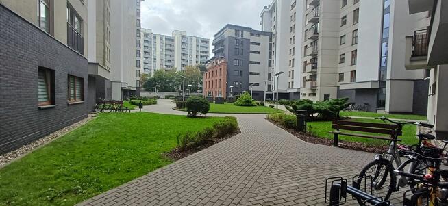 Pomoc w sprzedaży, wynajmie lub kupnie, najmie nieruchomości.