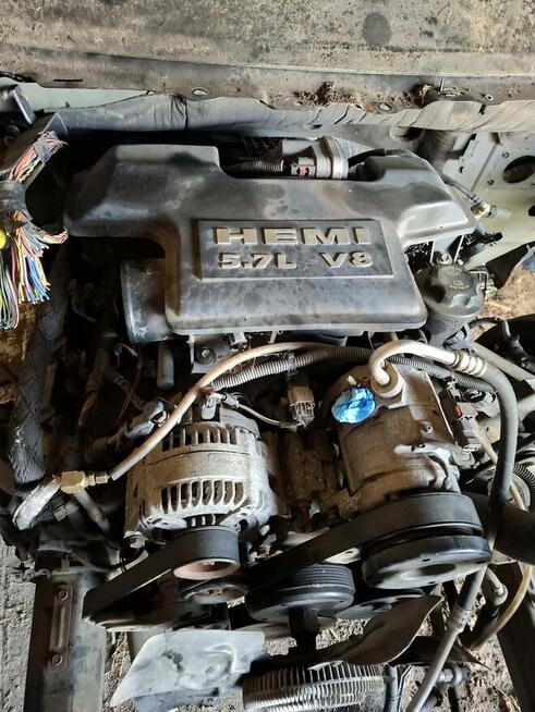 Sprzedam części Chrysler Aspen 5.7