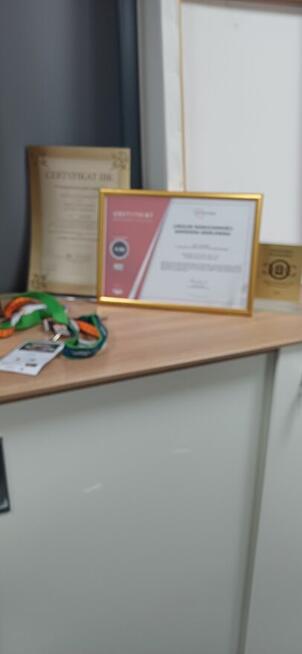 Pomoc w sprzedaży, wynajmie lub kupnie, najmie nieruchomości.