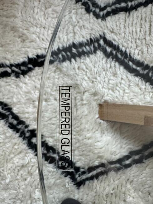 Sprzedam stol do jadalni plus 6 krzesel i stolik kawowy