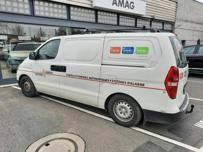 Hyundai H1 bus z małym przebiegiem