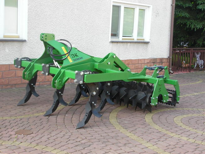 Pług dłutowy bezorkowy- mulczujący PIRAT MAX Firmy DZIEKAN