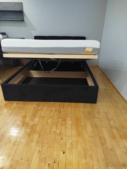 Lóżko tapicerowane