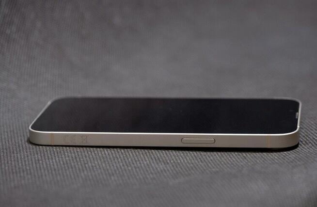 iPhone 13| Starlight| model A2633 | Super Stan | 128GB| +gra