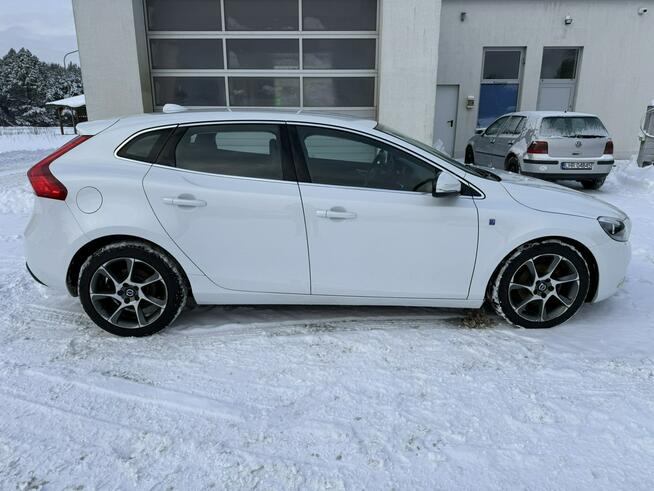 Volvo V40 1.6D Ocean Race Virtual Skóra PDC Alu Biała Perła Carpass