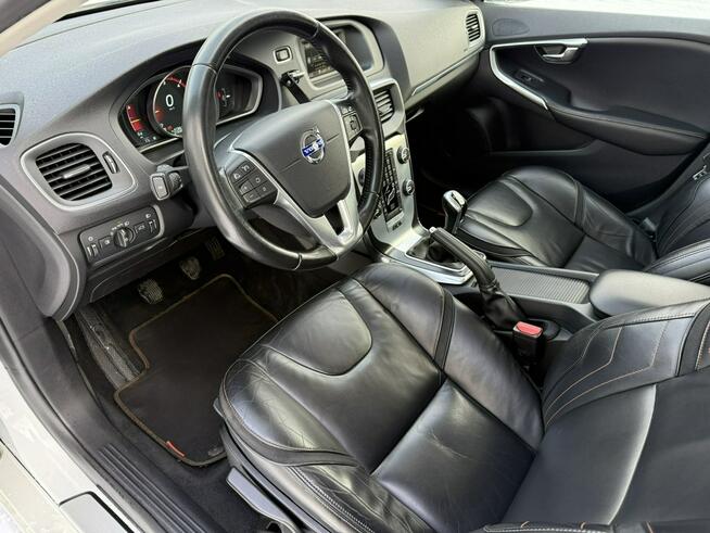 Volvo V40 1.6D Ocean Race Virtual Skóra PDC Alu Biała Perła Carpass