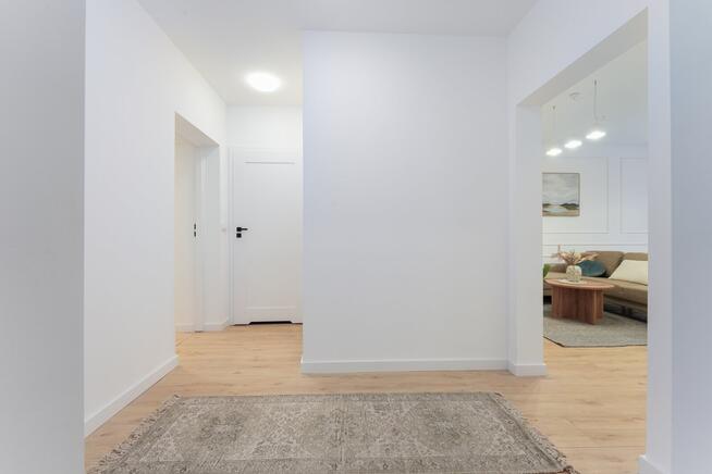 3 pok. po gen. remoncie, pokój kąpielowy, pralnia