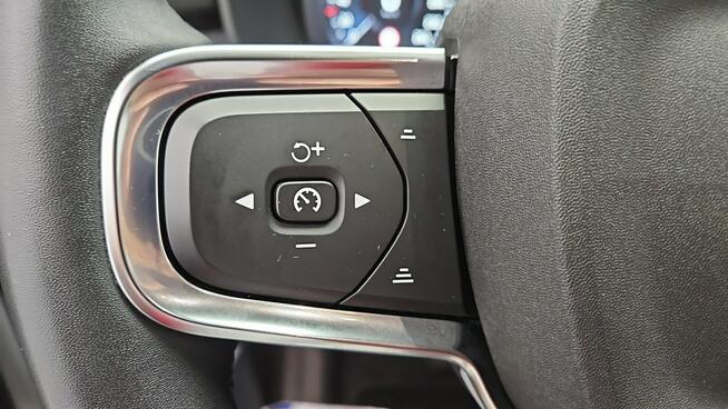 Volvo XC 40 Hybrid Plus Dark aut ! Z Polskiego Salonu ! Faktura VAT !