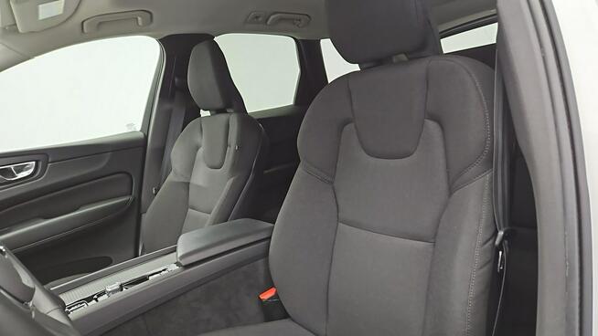 Volvo XC 60 B4 D AWD Core aut ! Z Polskiego Salonu ! Faktura Vat !