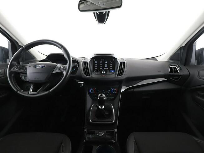 Ford Kuga Niski przebieg Navi Czujniki parkowania Klimatyzacja Podgrzewane fotel