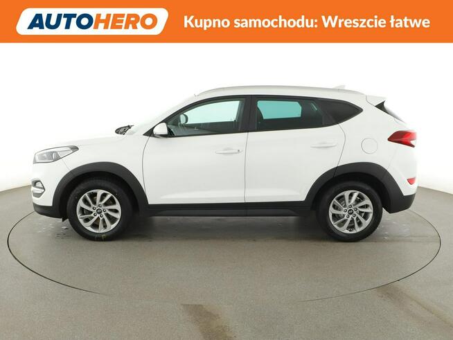 Hyundai Tucson navi klima auto grzane fotele kamera i czujniki parkowania