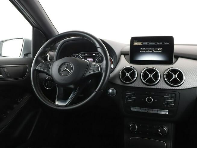Mercedes B 180 automat full LED navi klima czujniki parkowania