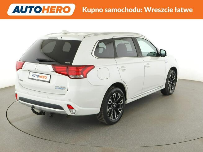 Mitsubishi Outlander PHEV 4x4 skopra full LED navi klima auto szyberdach kamera 360